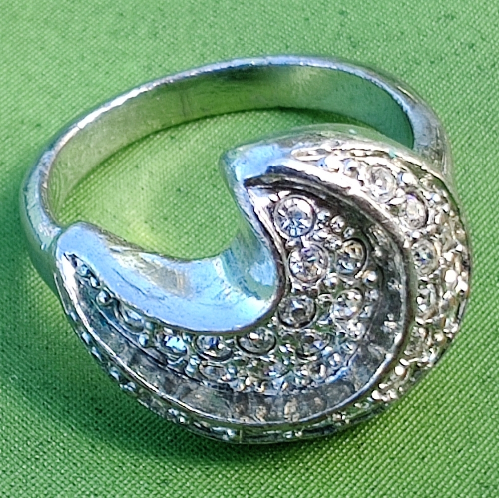 Ring - Picture 9 of 14